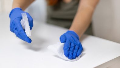 Verschiedene Papierhandtücher entsorgen